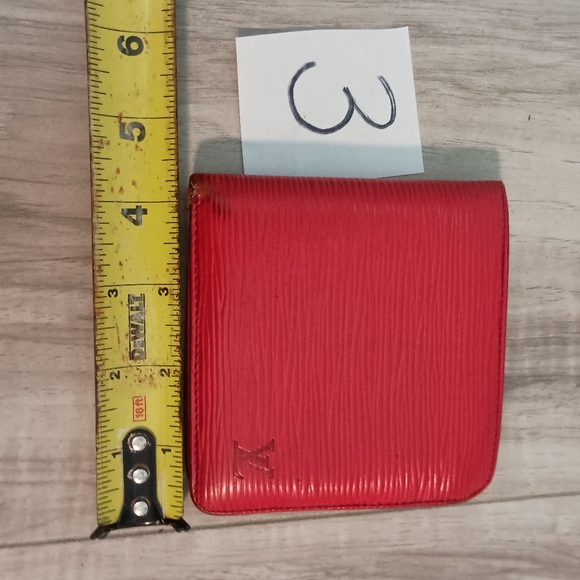 LOUIS VUITTON Bi -fold wallet Epi Leather Authentic red ♥️🍒 - Picture 11 of 12
